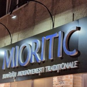 Reclamescu - Productie publicitara, litere volumetrice, casete luminoase - Crosta 009